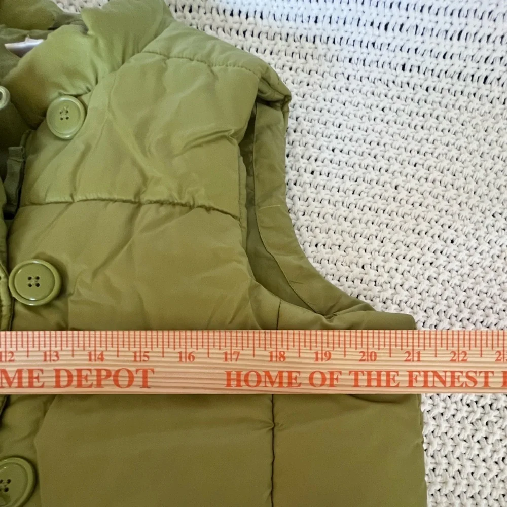 Studio Works Women's Green Puffer Vest, Zippered & Button Down, Pockets; Size LP